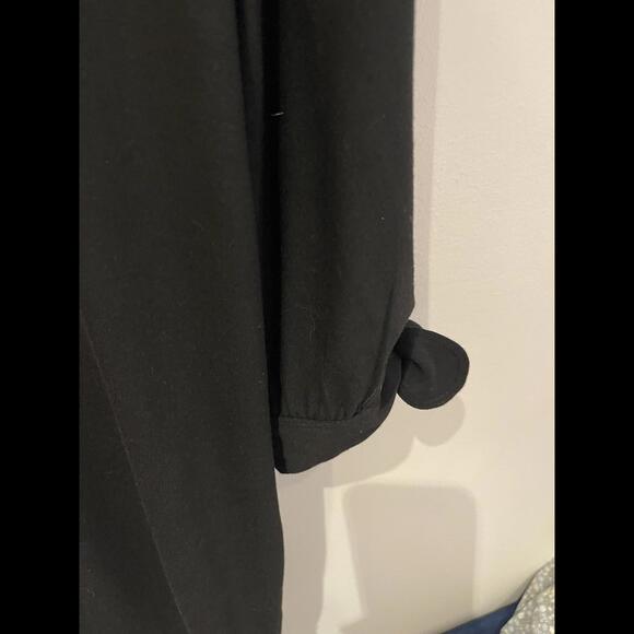 Mix Studio Black Light Weight Sweater with pockets - Picture 5 of 5